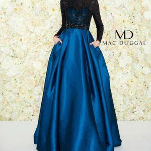 Mac Duggal Long Sleeve with Pockets Formal Gown in Teal.  NWT Size 8